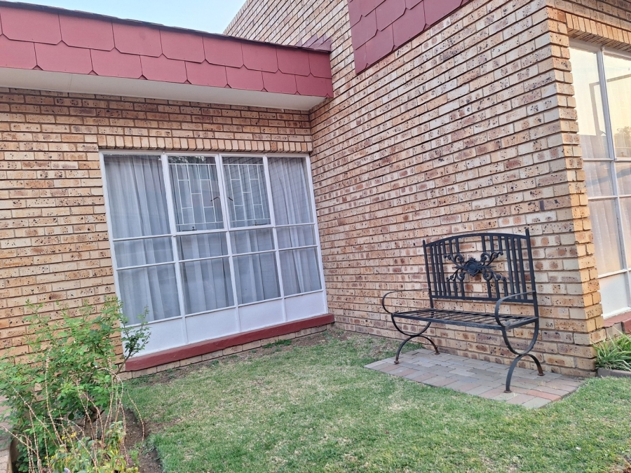 1 Bedroom Property for Sale in Miederpark North West